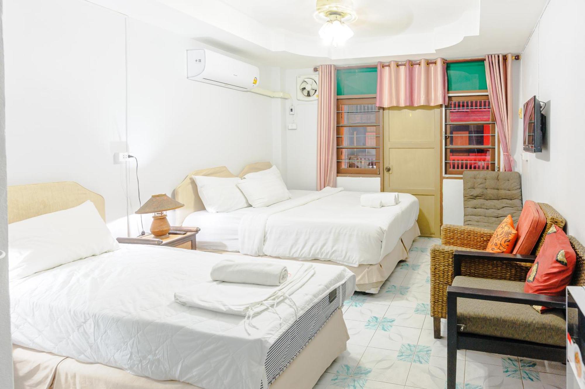High5 Guesthouse Pattaya Exterior photo